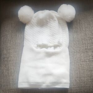 NWT Cozy White Pom-Pom Hat One Size Unisex